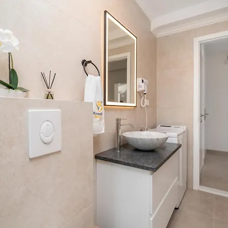 Bozica - Sea View Stone With Free Parking Konukevi Makarska