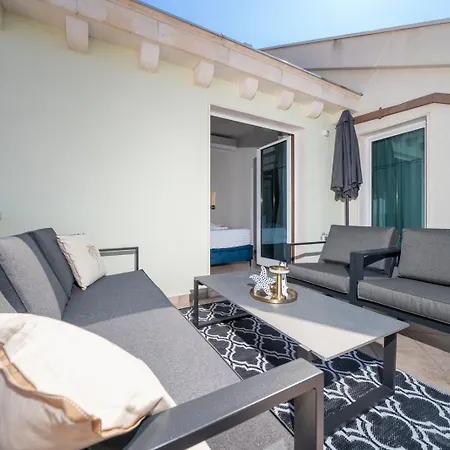 Bozica - Sea View Stone With Free Parking Makarska