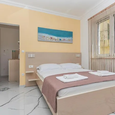 Bozica - Sea View Stone With Free Parking Makarska