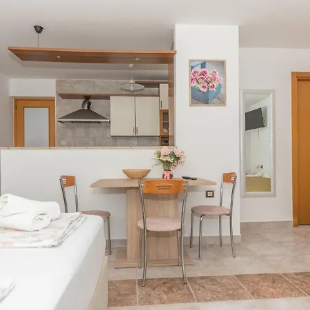 Bozica - Sea View Stone With Free Parking 3* Макарска