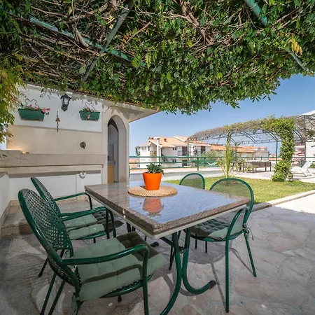 Bozica - Sea View Stone With Free Parking Makarska