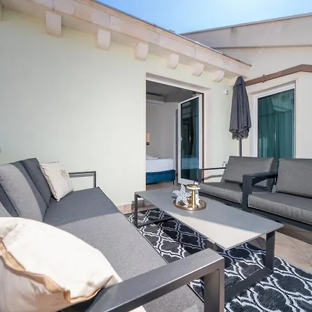 Bozica - Sea View Stone With Free Parking Makarska
