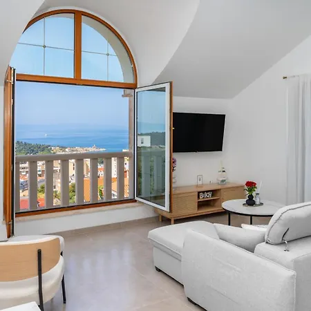 Bozica - Sea View Stone With Free Parking Makarska