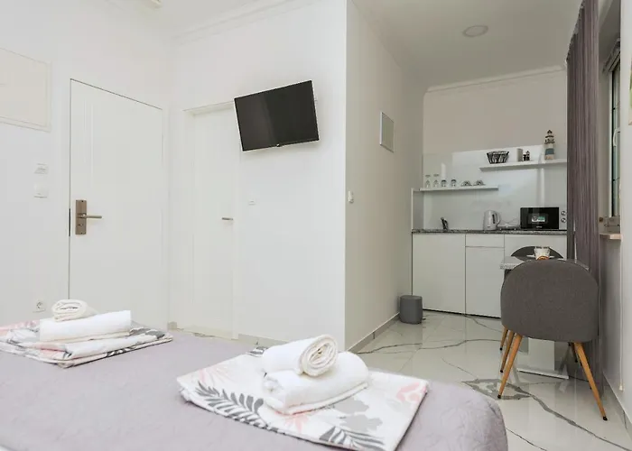 Konukevi Bozica - Sea View Stone With Free Parking 3*