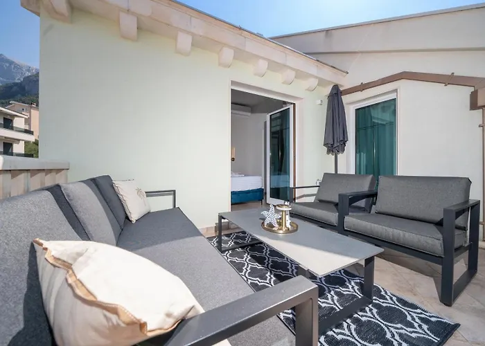 Bozica - Sea View Stone With Free Parking Makarska