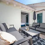 Bozica - Sea View Stone With Free Parking Makarska