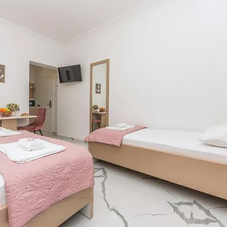 Bozica - Sea View Stone With Free Parking 게스트하우스 3*