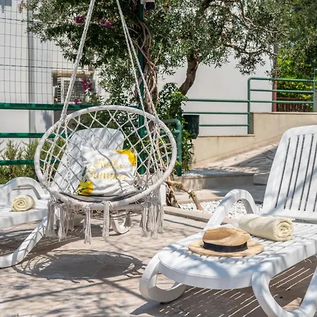 Bozica - Sea View Stone With Free Parking 게스트하우스 3*