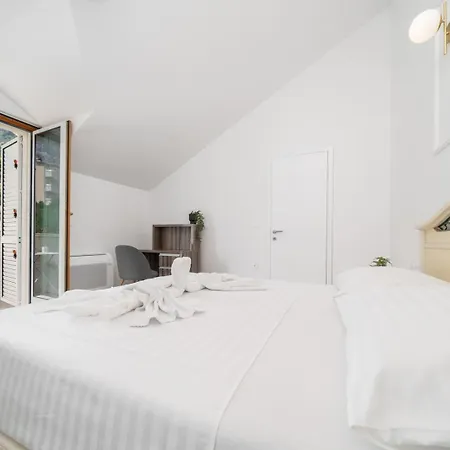 Bozica - Sea View Stone With Free Parking 3*