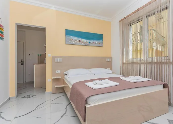 Bozica - Sea View Stone With Free Parking Makarska